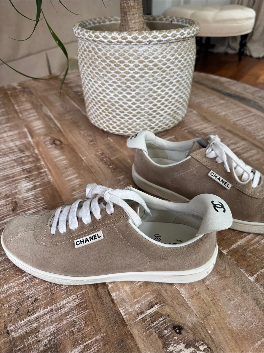 Chanel Interlocking CC Logo Suede Sneakers Size 39